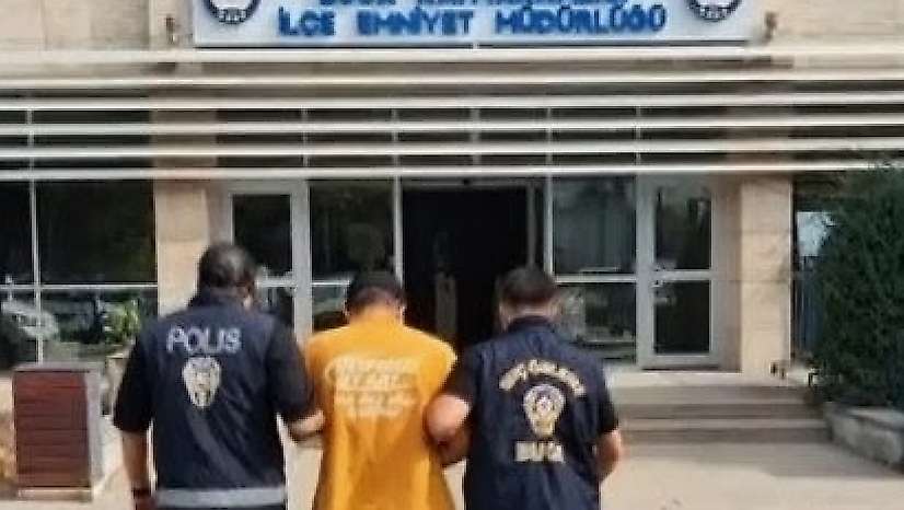 Buca'da 37 yılı aşkın hapis cezası bulunan 2 firari yakalandı