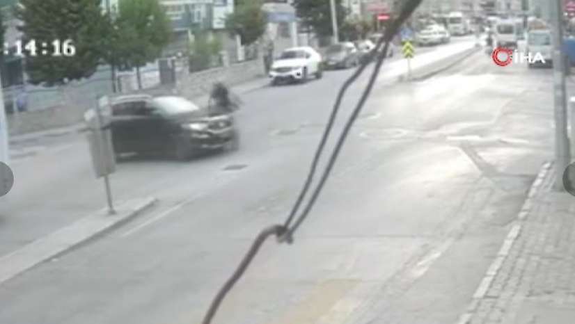 Çarpıp kaçtı! O anlar kamerada