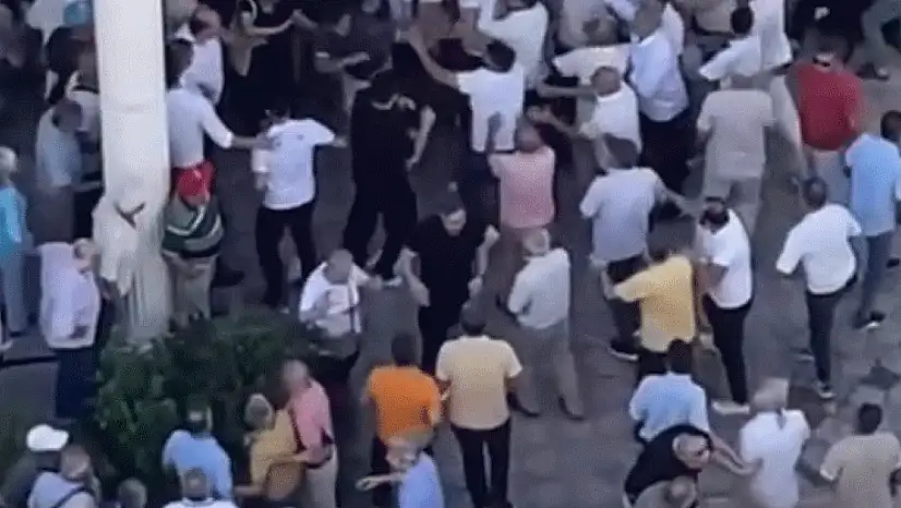 CHP Atakum delege seçimlerinde yumruklar havada uçuştu, profesör yüzüne tekme yedi