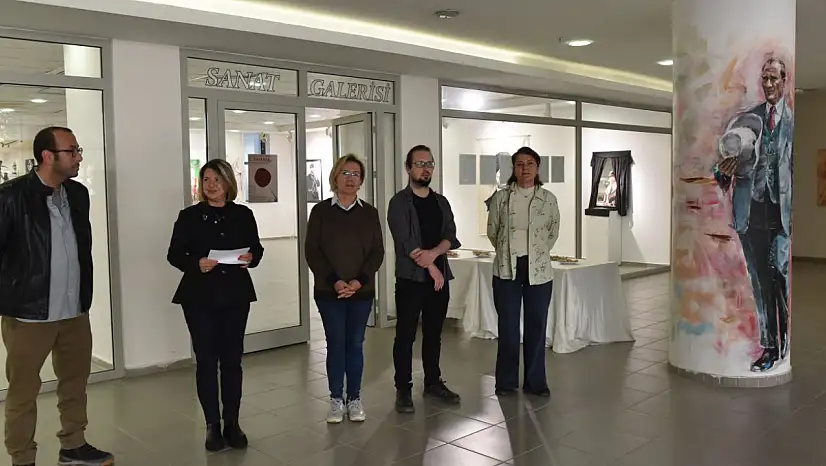 Cumhuriyetin 102'nci yılında sanat ve Atatürk temasıyla sergi açıldı