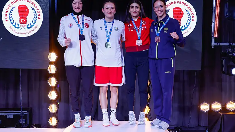 Esmanur Lök'ten uluslararası ring başarısı: Ahmet Cömert Turnuvası'nda gümüş madalya