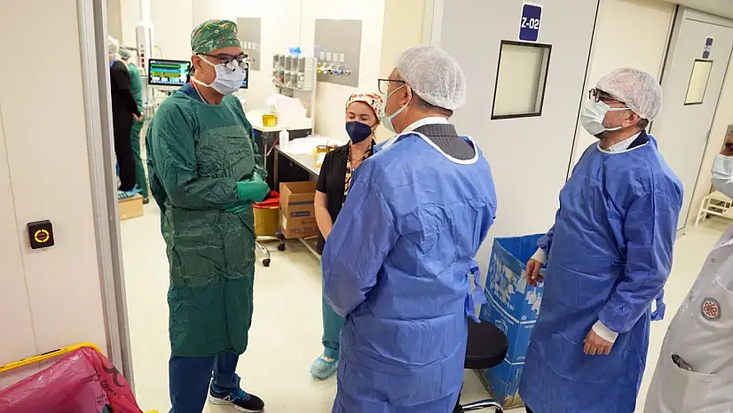 EÜTF hastanesi merkezi ameliyathanesinde ilk ameliyat başarıyla gerçekleştirildi