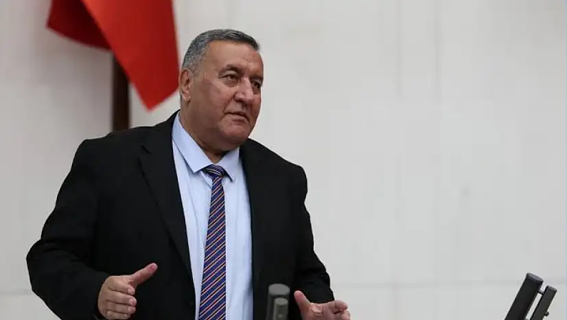 Gürer safını belli etti