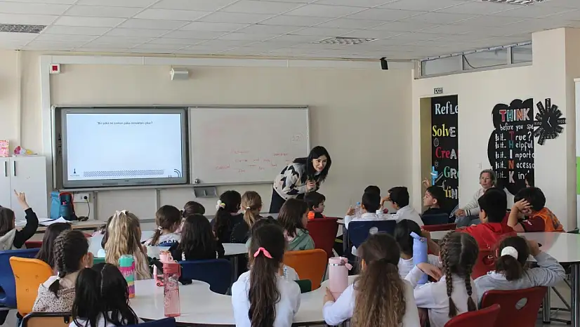 İzmir'de okullarda akran zorbalığına karşı nezaket eğitimi hamlesi