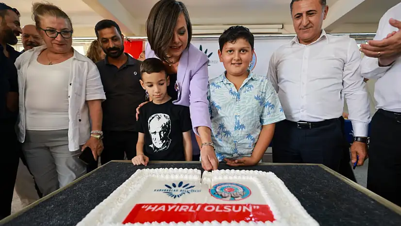 Karabağlar Belediyesi'nde toplu iş sözleşmesi sevinci