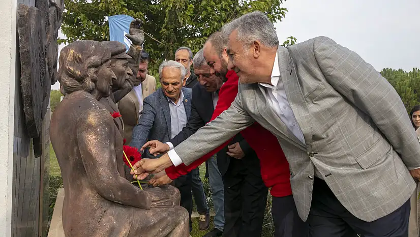 'Karaoğlan' Bülent Ecevit, 19. Ölüm yıldönümünde Güzelbahçe'de anıldı