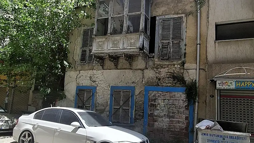 Karataş'ın sessiz çöküşü: İzmir'in Rum evleri zamana ve ihmale direniyor