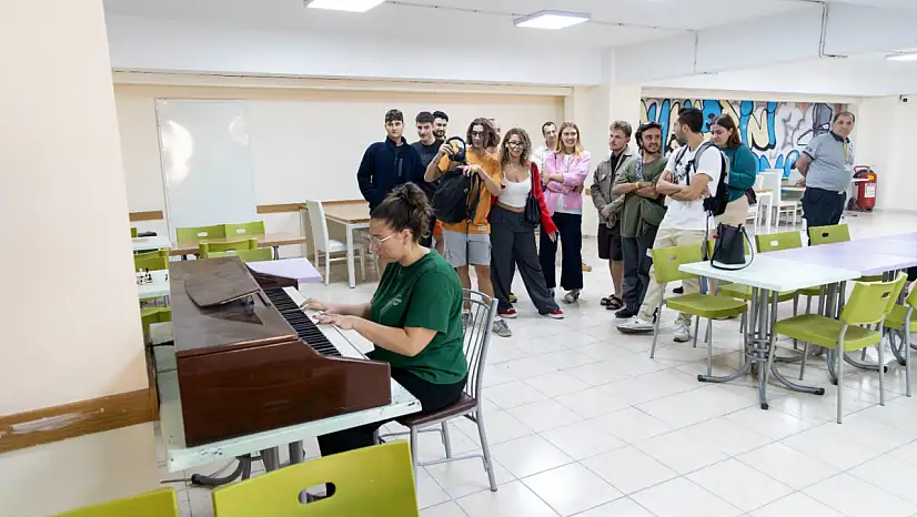 Karşıyaka'dan öğrencilere uluslararası eğitim desteği