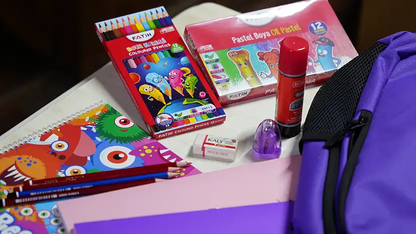 Kemalpaşa Belediyesi'nden öğrencilere kırtasiye desteği