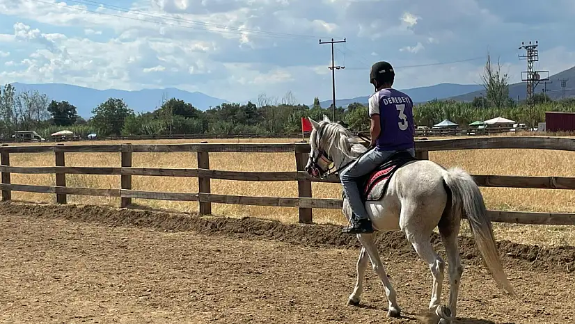 Manavgat'ta geleneksel rahvan at yarışı heyecanı başlıyor