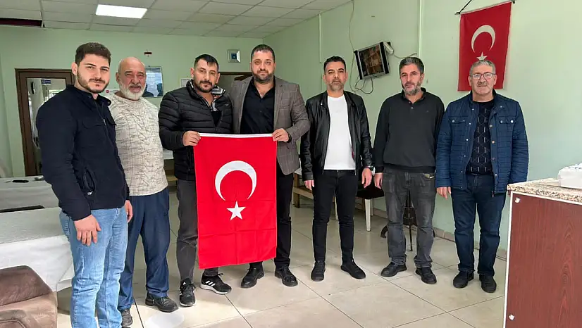 Mazbatayı aldı, sokağa indi: Cezmi Çulhaoğlu durmak bilmiyor