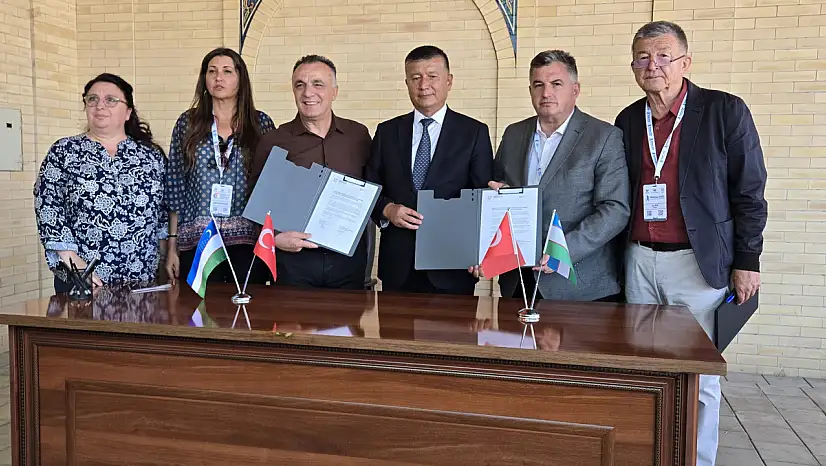 Menemen çömleği Özbekistan'da iki ödül kazandı