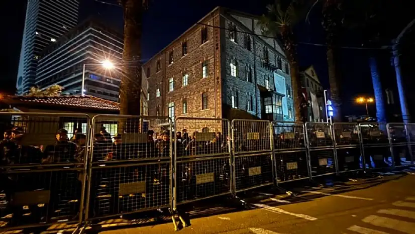 Meslek Fabrikası'na şafak baskını: Tahliye girişimi kriz yarattı