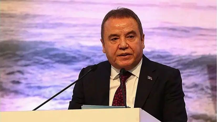 Mühittin Böcek hastaneye kaldırıldı