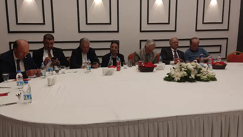 Şampiyonlar aynı gecede buluştu, İzmir sporun kalbi oldu