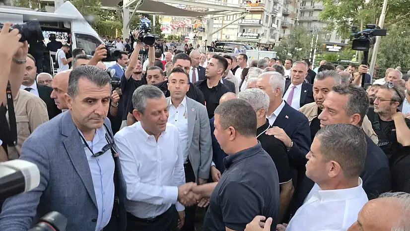 Tire Belediye Başkanı Hayati Okuroğlu, Özgür Özel'in Aydın mitingine katıldı