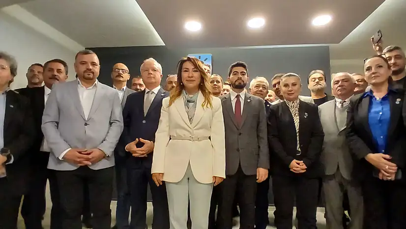 Ülkü Doğan, İYİ Parti İzmir İl Başkanlığı adaylığını açıkladı
