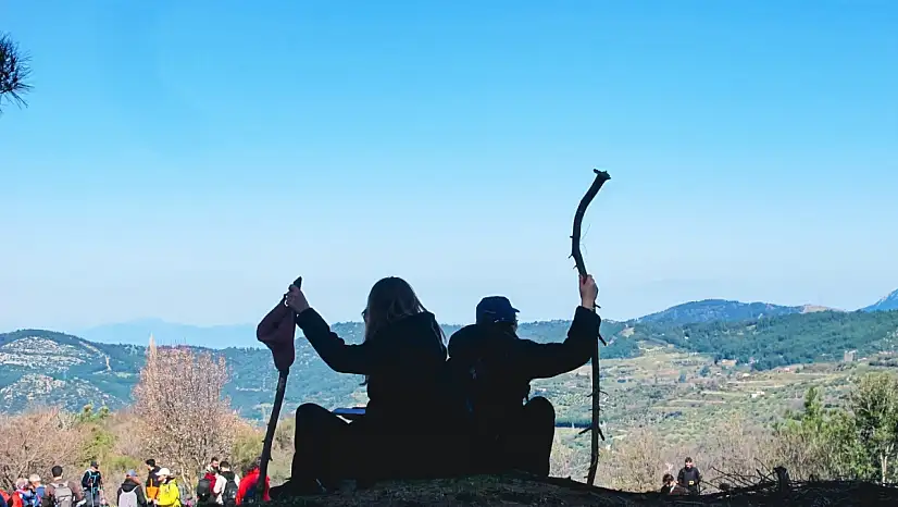 Üniversiteliler baharı Efes-Mimas yolunda karşıladı