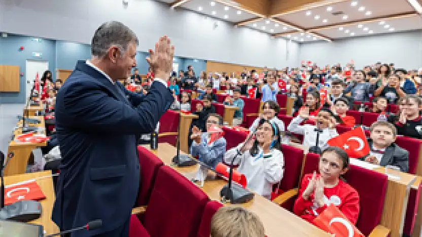 Başkan Tugay'dan 29 Ekim'e özel meclis oturumu
