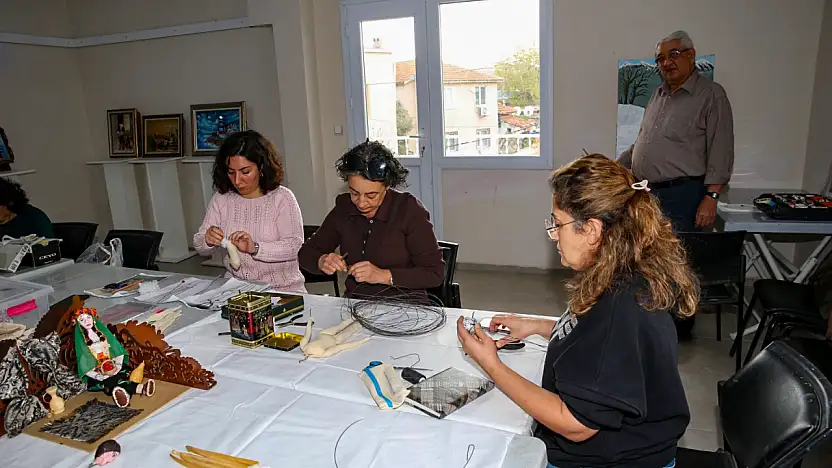 Çiğli'de kadınlar geleneksel kitre bebek sanatını yaşatıyor