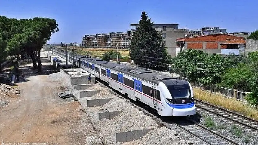 İZBAN seferleri yeniden başladı