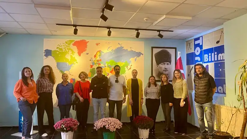 İzmir'de Harezmi Eğitim Modeli öğretmen eğitimleri başladı