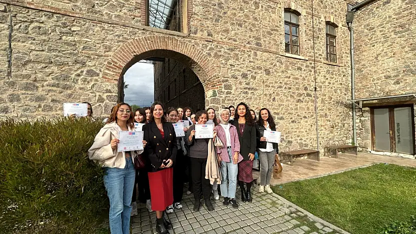 İzmirli kadınlar dijital dünyada güçleniyor