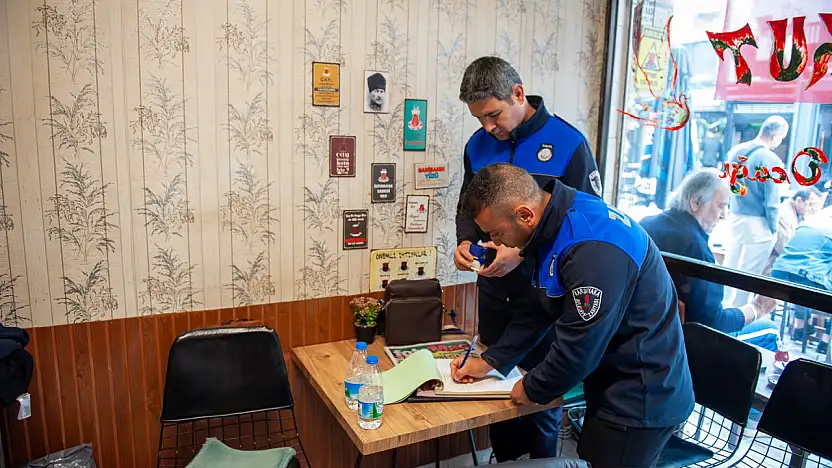 Karşıyaka Zabıtası'ndan işgal denetimi: 15 işletmeye ceza kesildi