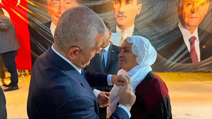 MHP'de toplu katılım töreni: Torbalı'da 350 kişi partiye üye oldu