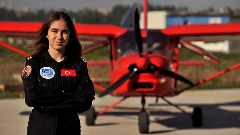 Türkiye'nin En Genç Kadın Pilot Adayı Defne Özcan, TIME'ın 'Yılın Kızları' listesinde