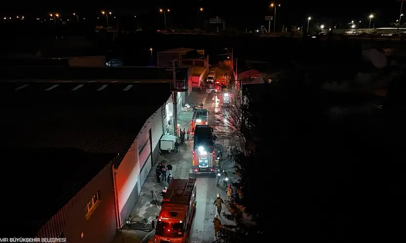 Buca'da Mobilya Atölyesinde Yangın Korkuttu