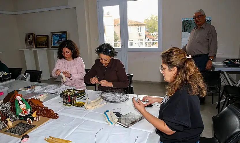 Çiğli'de kadınlar geleneksel kitre bebek sanatını yaşatıyor