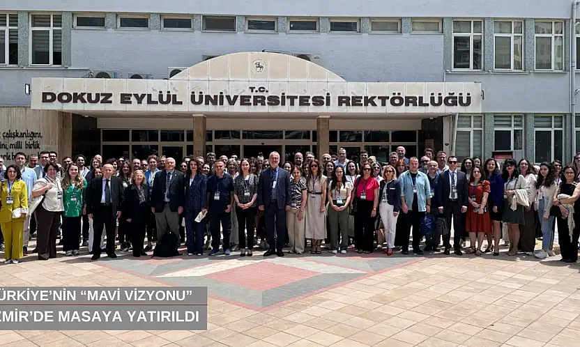 İzmir'de 19 Mayıs coşkusu meydanlara sığmadı