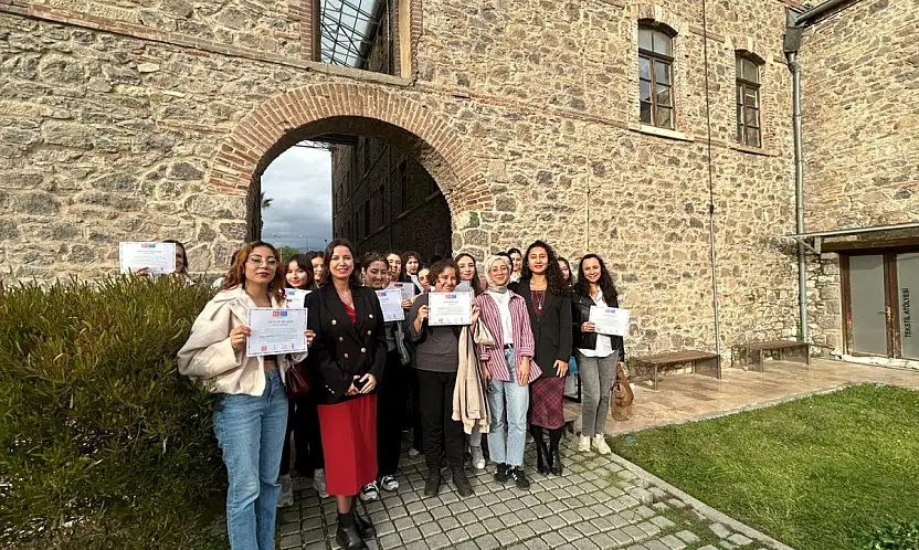 İzmirli kadınlar dijital dünyada güçleniyor