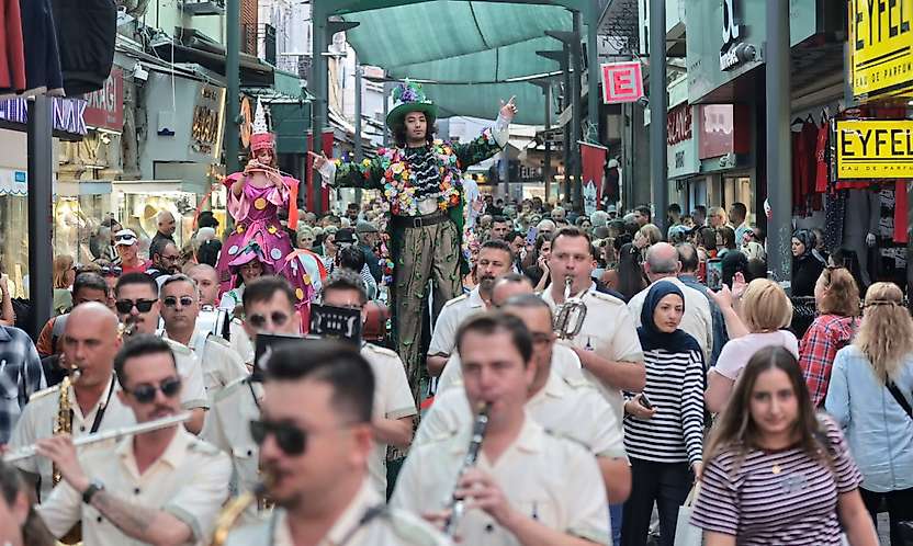 Kemeraltı Festivali başladı: Tarihi çarşıda iki gün sürecek coşku