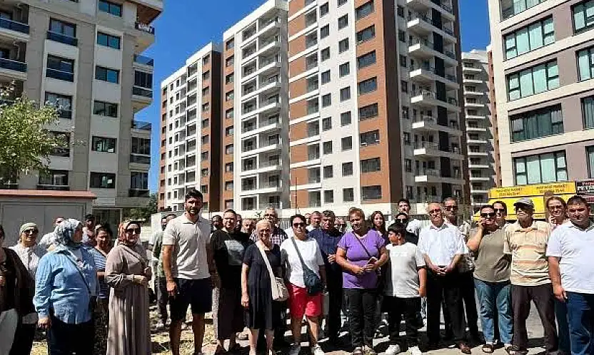 Örnekköy'de sabırlar taştı: Kentsel dönüşüm mağdurları anahtarlarıyla eyleme çıktı
