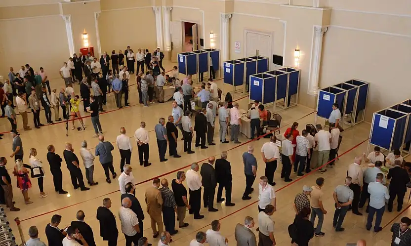 Otelcilerden galericilere… İzmir'de esnaf odası seçim analizi!