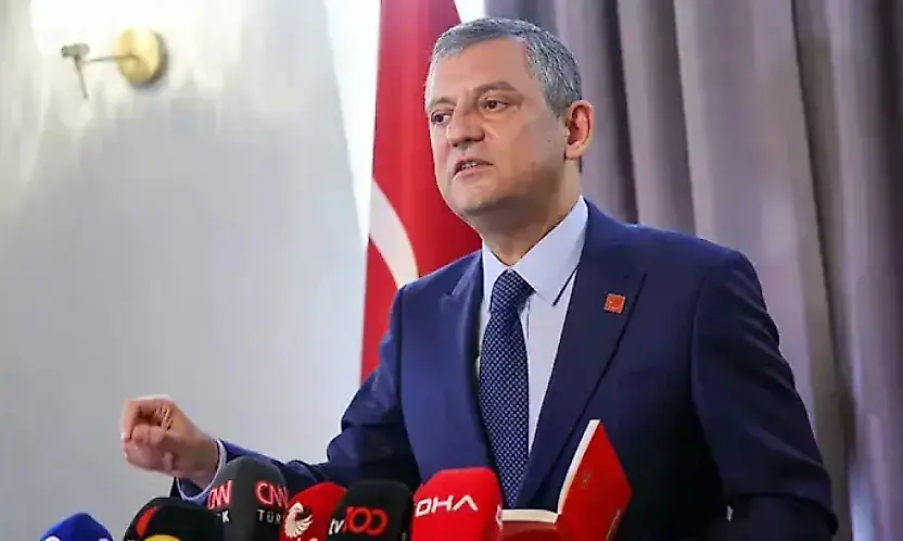 Özgür Özel'den Tugay'a olay sözler: 'Neden geçtiğini biliyorum'