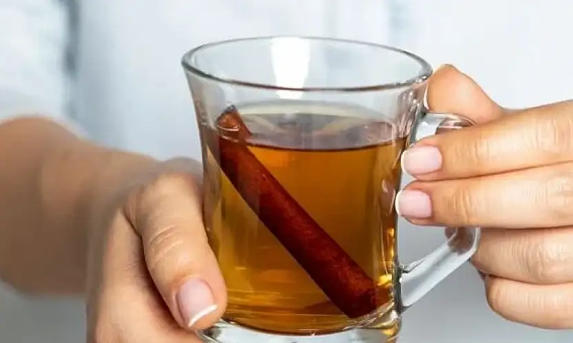 Suya bir tutam tarçın atmak yeterli, oturduğunuz yerden yağları eritiyor